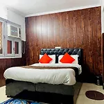 Hotel Niketan - Chanakyapuri