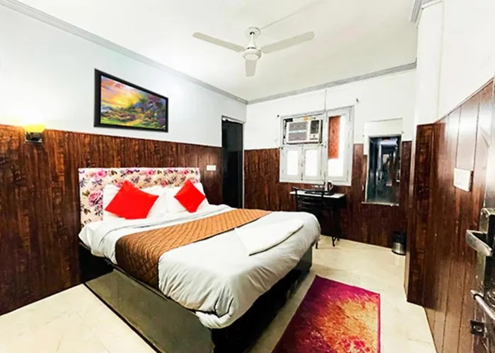 Hotel Niketan - Chanakyapuri