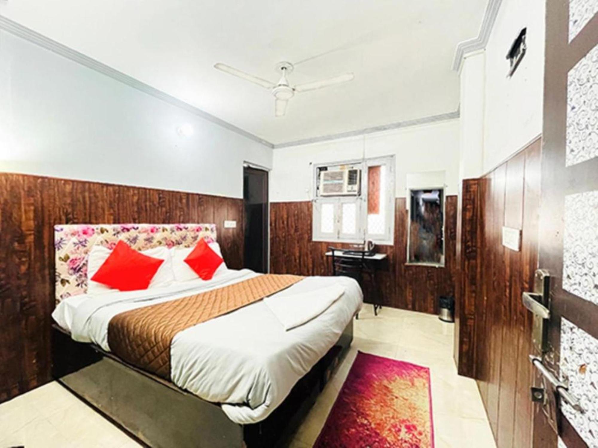 Hotel Niketan - Chanakyapuri 4*